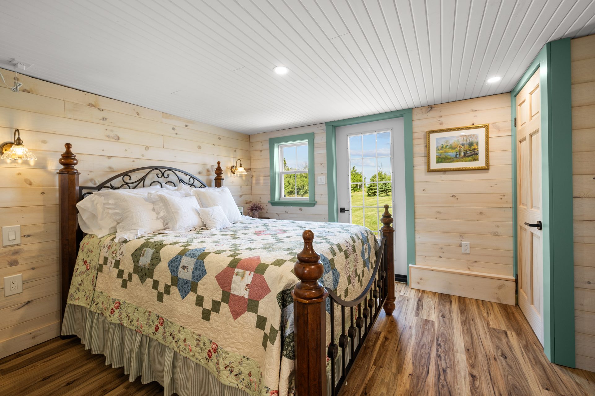 Master bedroom at Four Winds Cottage
