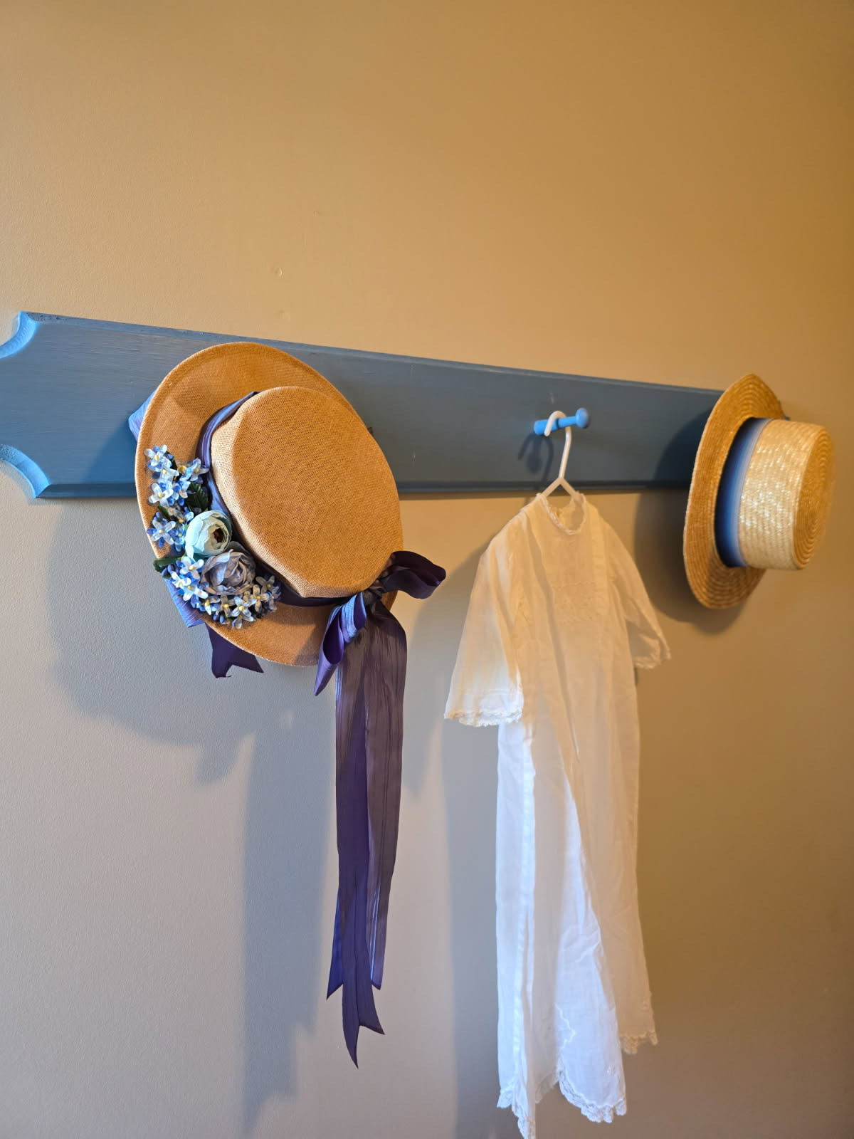 Bluemoon Room - Window Seat