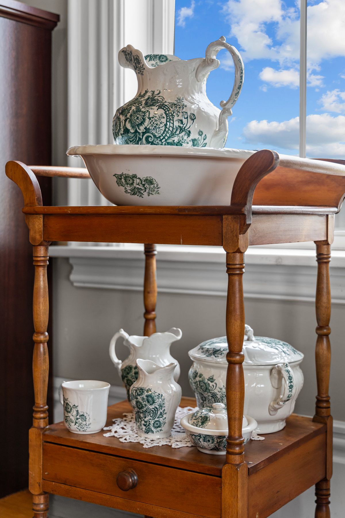 Senator's Suite Detail View 2